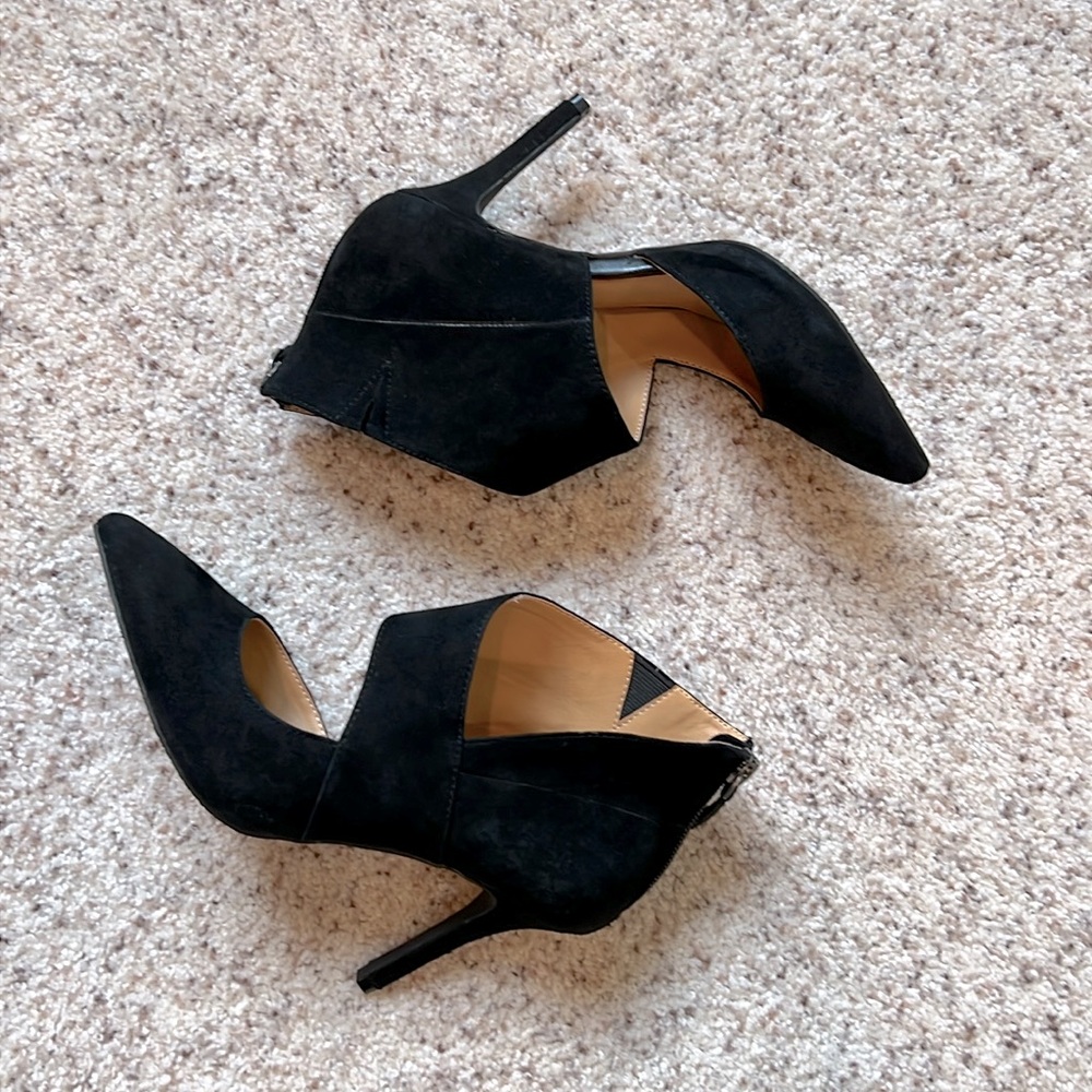 Tesori Edie Black Suede Heels - Picture 2 of 14